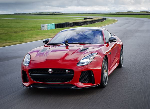 L'application ReRun crée des vidéos associées aux données de la Jaguar F-Type