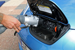 Trente pour cent des européens intéressés par les véhicules électriques et hybrides