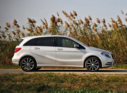 La Mercedes Classe B élue véhicule de l’année en entreprise 2012