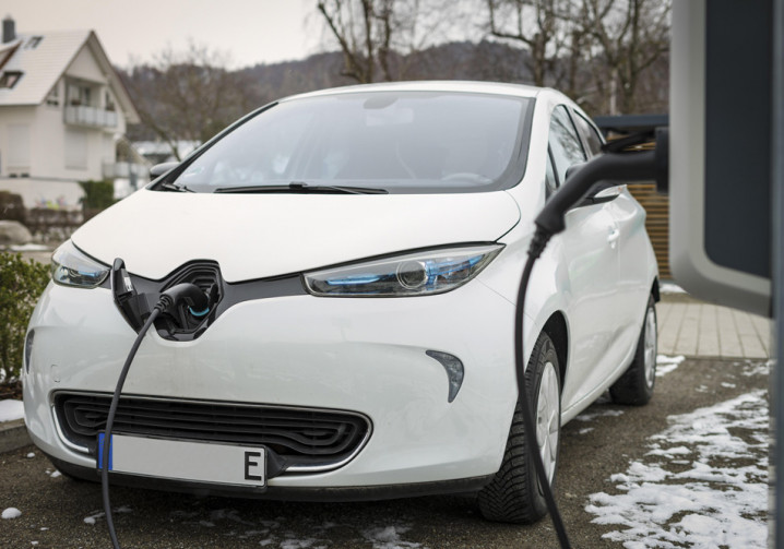 Près d'un conducteur de véhicule électrifié sur deux ignore les pneus spécifiques aux véhicules électriques