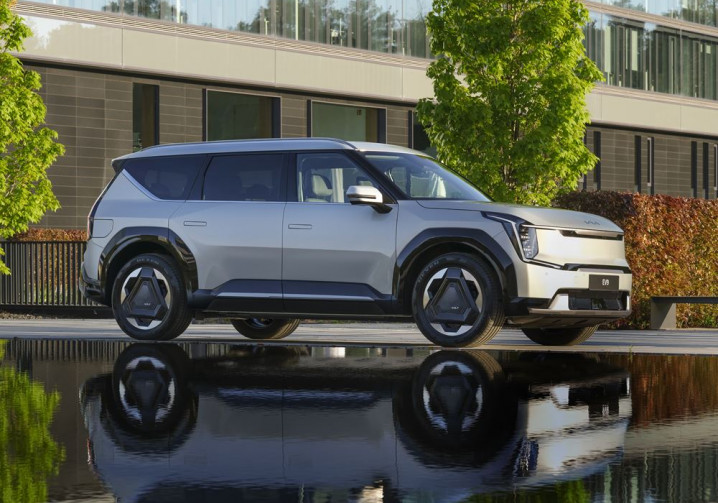 Le grand SUV électrique Kia EV9 élu « World Car of the Year 2024 »