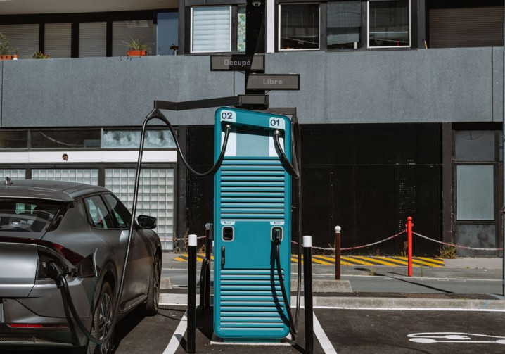 Un quart des français estiment que les infrastructures de recharge permettent d'adopter une conduite électrique
