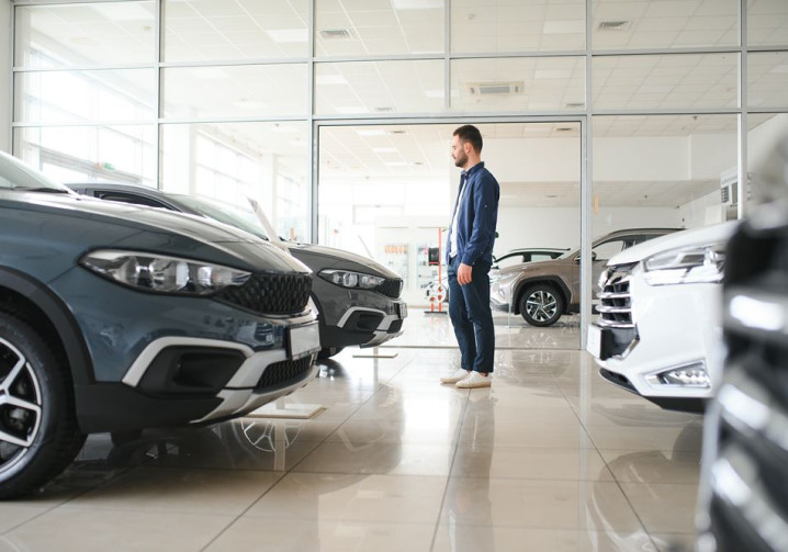 L'acquisition d'une voiture s'inscrit dans un cadre économique et social plus incertain