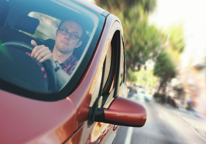 La voiture reste un outil central d'autonomie mais devient de moins en moins accessible