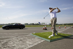 Le roadster SLS AMG signe un record "golfique" authentifié par le Guiness Book des records