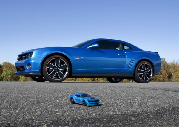 Une miniature Camaro Hot Wheels devient une voiture de série grandeur nature