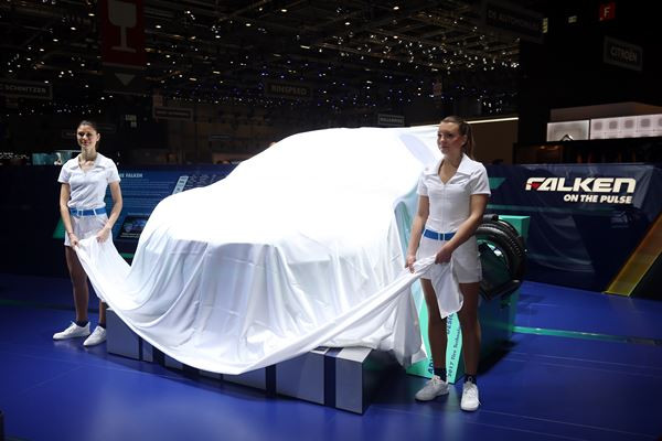 La 87ème édition du salon de l'automobile de Genève au travers de ses hôtesses