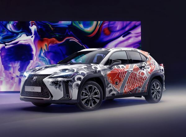 Un Lexus UX tatoué en hommage au savoir-faire traditionnel Japonais