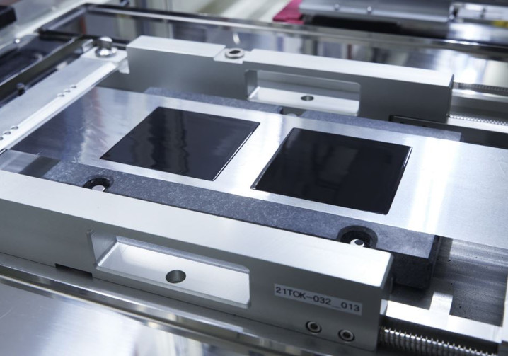 La production d'électrodes sèches est avantageuse pour la production des batteries solides
