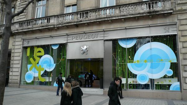 Peugeot invite les visiteurs du Peugeot Avenue Paris à imaginer la mobilité du futur