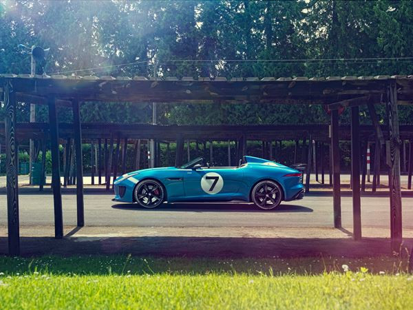Un projet unique Jaguar Project 7 de roadster monoplace tout aluminium