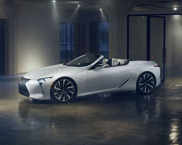 Le concept Lexus LC Cabriolet imagine une déclinaison cabriolet au porte-drapeau LC