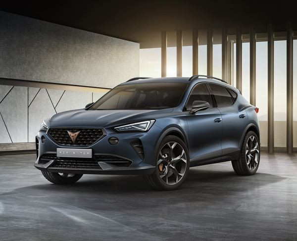 Le concept-car Cupra Formentor adopte des formes sculptées