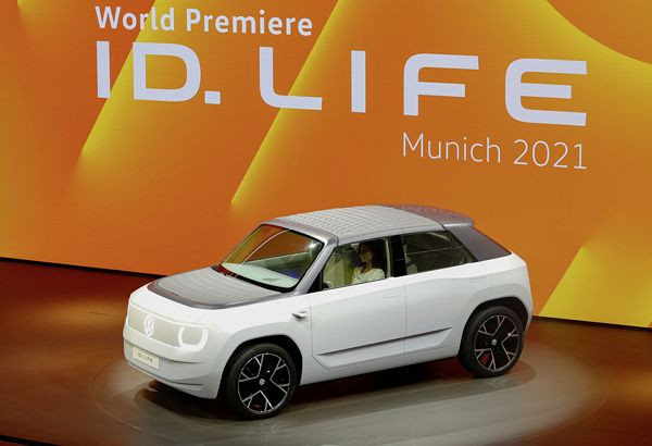 Le concept de crossover compact Volkswagen ID. Life affiche une autonomie de 400 km