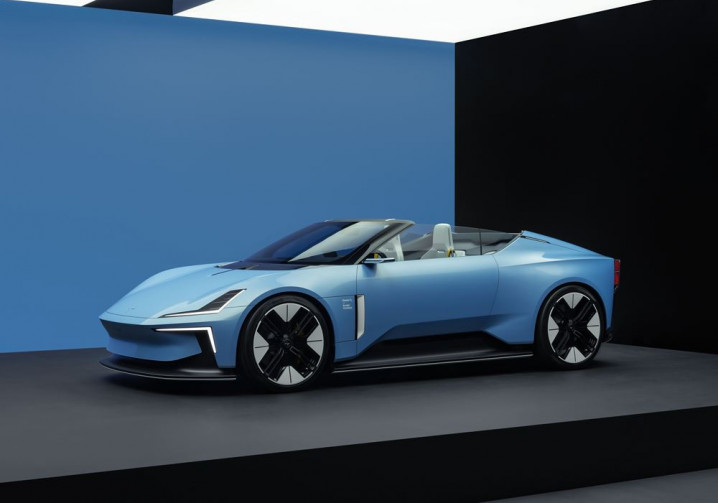 Le concept de roadster électrique Polestar O2 incarne la mobilité électrique à toit ouvert