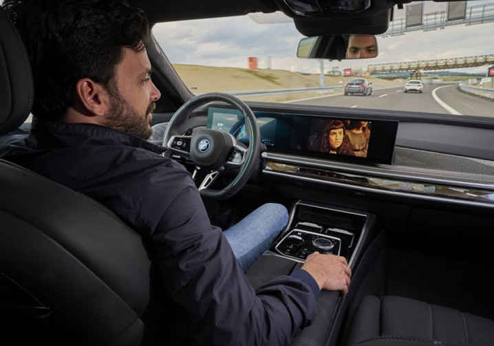 La conduite autonome de niveau 3 s'installe dans la BMW Série 7 sur les routes allemandes