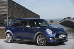La marque MINI enregistre 302 183 ventes en 2014