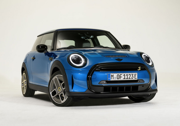 La marque MINI enregistre 295 474 ventes dans le monde en 2023