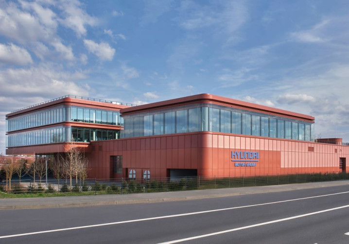 La chambre semi-anéchoïque Hyundai permet de réaliser des essais sur le niveau de bruits et vibrations