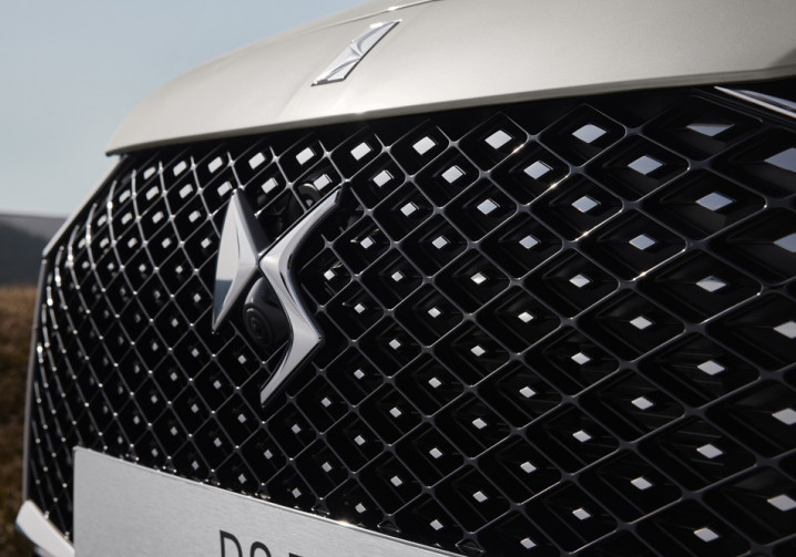 DS Automobiles propose un service de vente en ligne reposant sur des conseillers experts