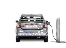 150 véhicules hybrides rechargeables Toyota en test d’ici la fin de l’année