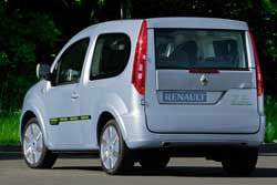 Début de la commercialisation des véhicules électriques Renault de série en 2011