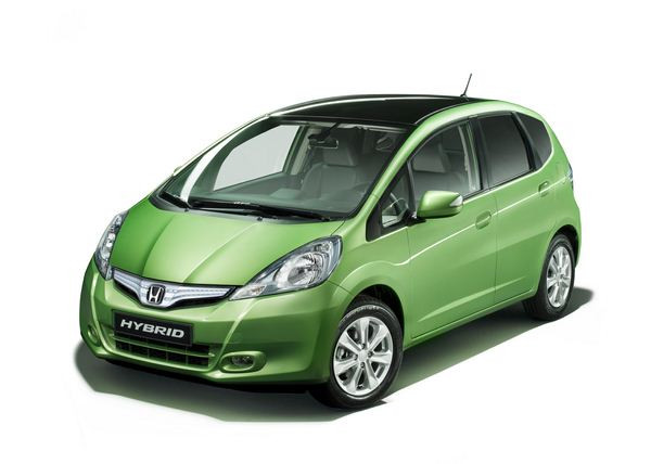 Honda dévoile la première citadine hybride à Paris