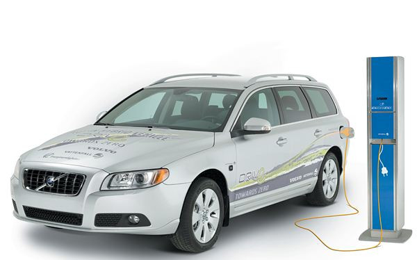 Une Volvo V70 hybride diesel rechargeable commercialisée en 2012
