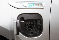 6 467 véhicules hybrides rechargeables vendus en 2016 en France