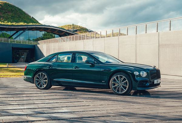 La Bentley Flying Spur Hybride affiche une autonomie électrique de plus de 40 km