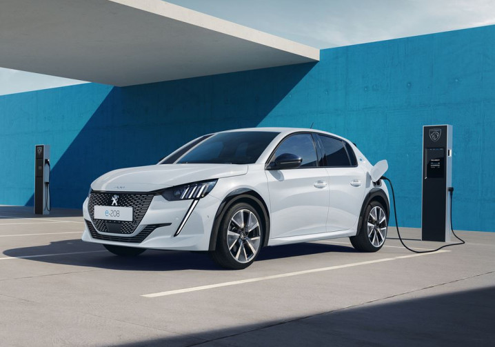 La Peugeot e-208 électrique reçoit une nouvelle technologie électrique