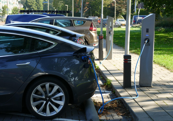 Le véhicule électrique émet des particules hors échappement