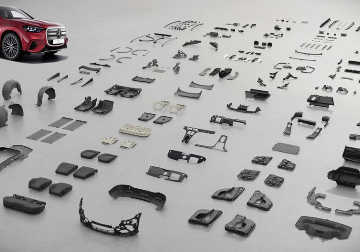 Le Mercedes-Benz GLC électrique réduit son empreinte carbone de deux tiers par rapport au GLC actuel à combustion