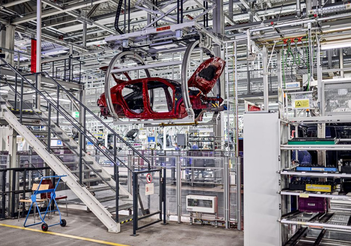 Découverte des chaînes de montage de l'usine BMW de Ratisbonne
