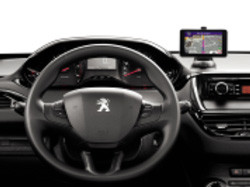 Une solution de navigation semi-intégrée Garmin pour les véhicules Peugeot