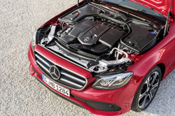 Un moteur diesel deux litres quatre cylindres Mercedes entièrement nouveau