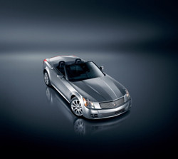 Le cabriolet Cadillac XLR s’offre un restyling