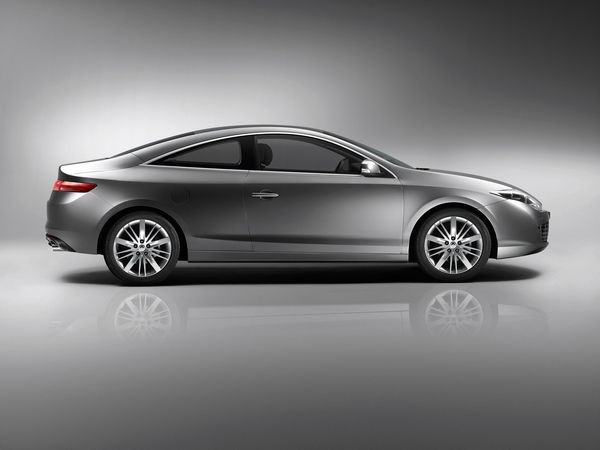 C’est parti pour la nouvelle Renault Laguna Coupé