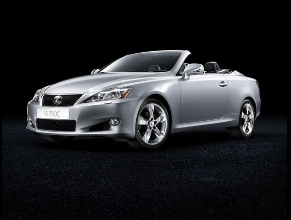 Lexus lance son nouveau coupé cabriolet IS 250C