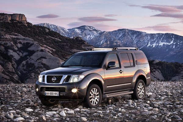 Le Nissan Pathfinder s'offre un léger restyling