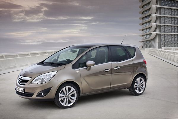 Opel lance son nouveau petit monospace à portes antagonistes