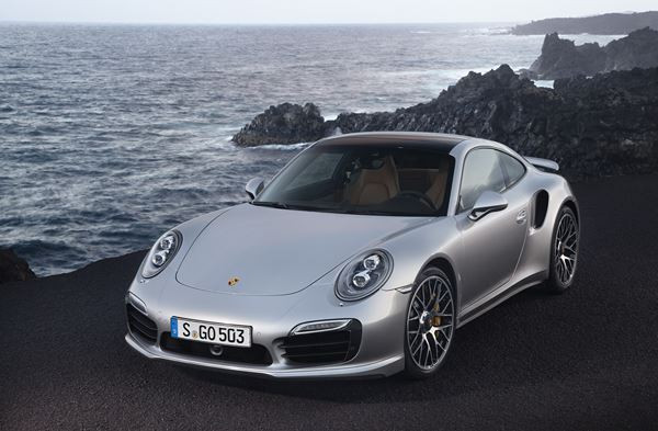 La nouvelle Porsche 911 Turbo S en approche