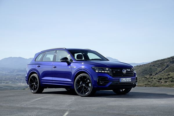 Le Volkswagen Touareg haute performance R hybride rechargeable délivre 462 ch