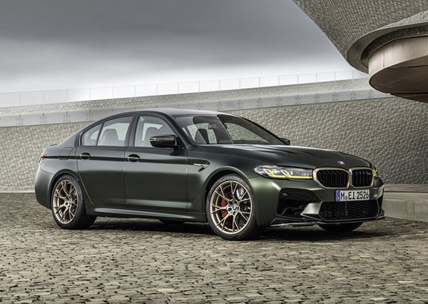 La BMW M5 CS ultra-sportive débite une puissance de 635 ch