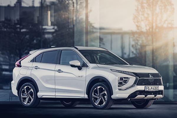 Le SUV Coupé Mitsubishi Eclipse Cross passe à l'hybride rechargeable