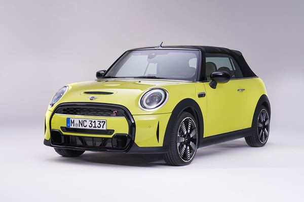 La Mini Cabrio rafraîchie affiche une face avant expressive