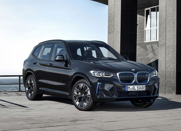 La BMW iX3 électrique s'offre un léger rafraichissement