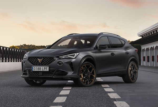 La Cupra Formentor VZ5 2.5 TSI cinq cylindres 390 ch en approche