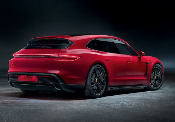 Le Porsche Taycan se décline dans une version fonctionnelle Sport Turismo