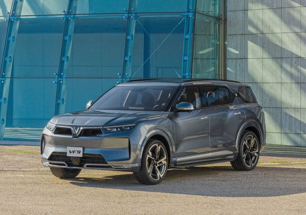 Le SUV électrique sept places VinFast VF9 vise une autonomie de 550 km